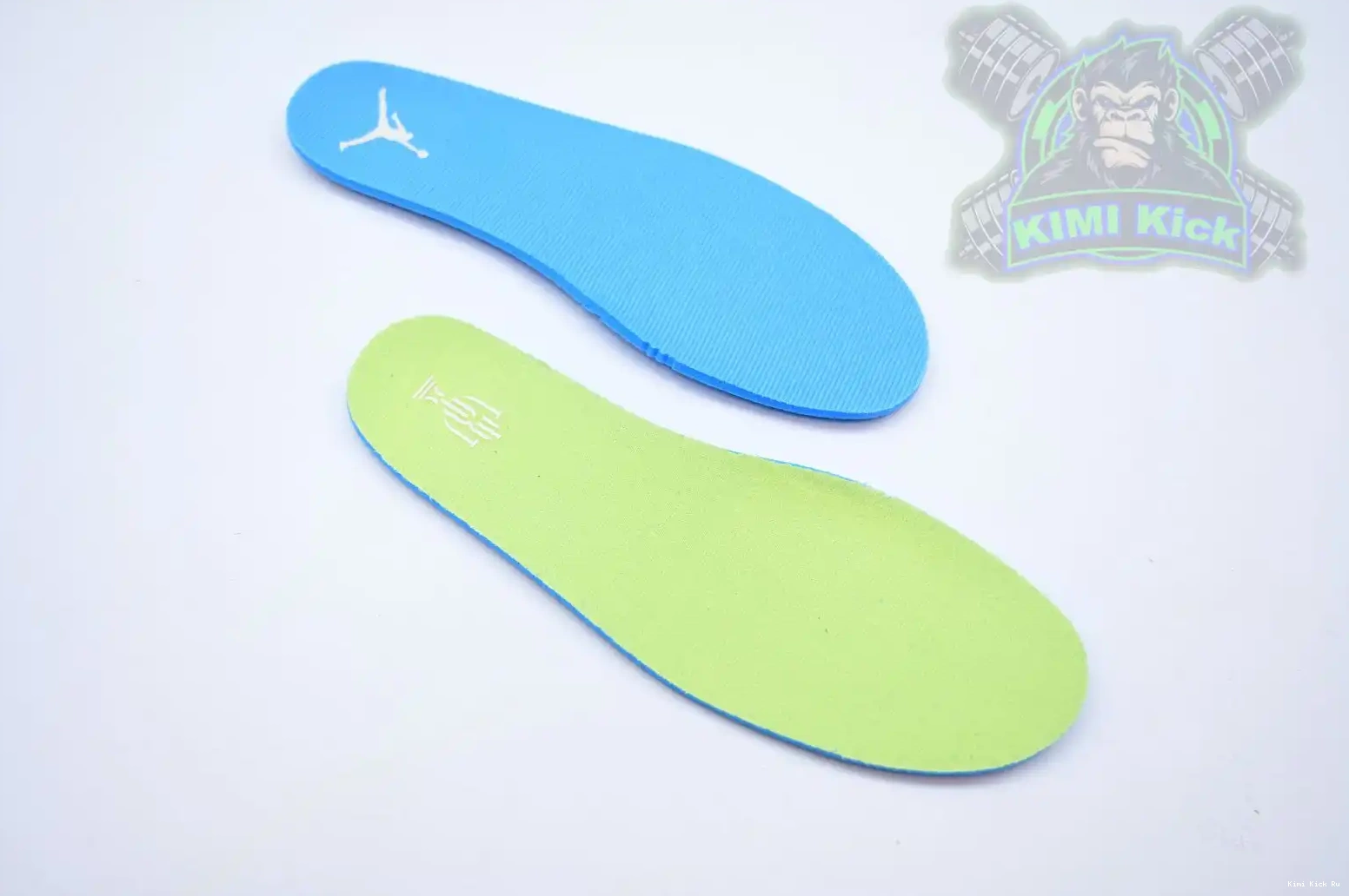 Jordan Room OG Kimikick x 1 Air Trophy Jordan Low “Away” 0701